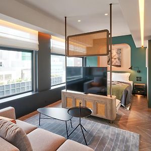 City Deluxe Room